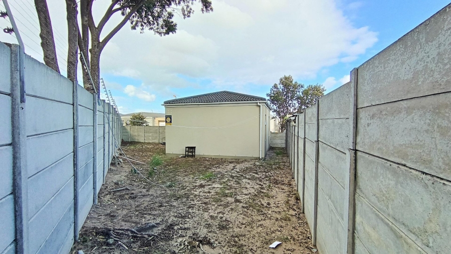 2 Bedroom Property for Sale in The Connifers Western Cape
